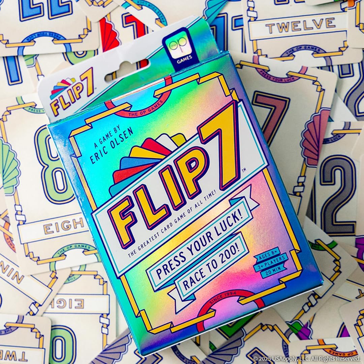 Flip 7: un juego de cartas que hace exactamente lo que dice en la caja